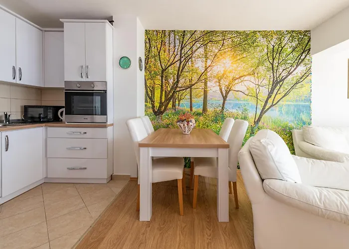 2 Bedroom Amazing In Bibinje