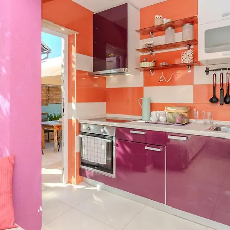 2 Bedroom Amazing In Apartment *