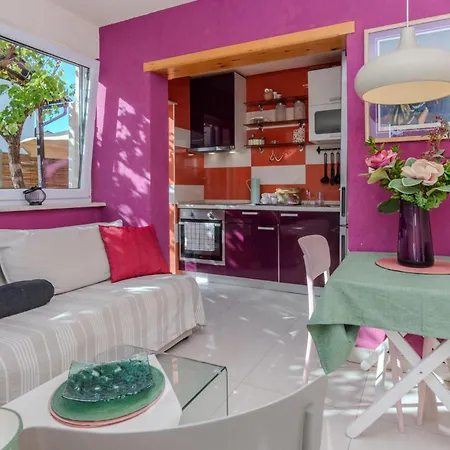2 Bedroom Amazing In Apartment