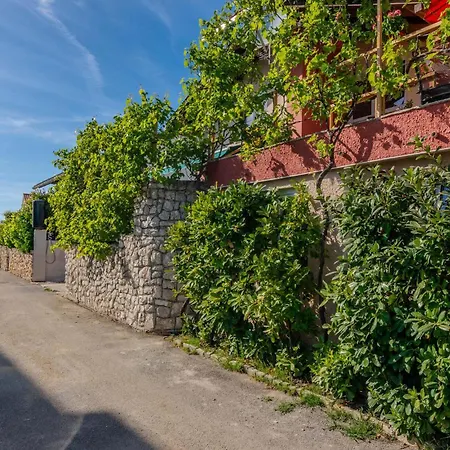 2 Bedroom Amazing In *